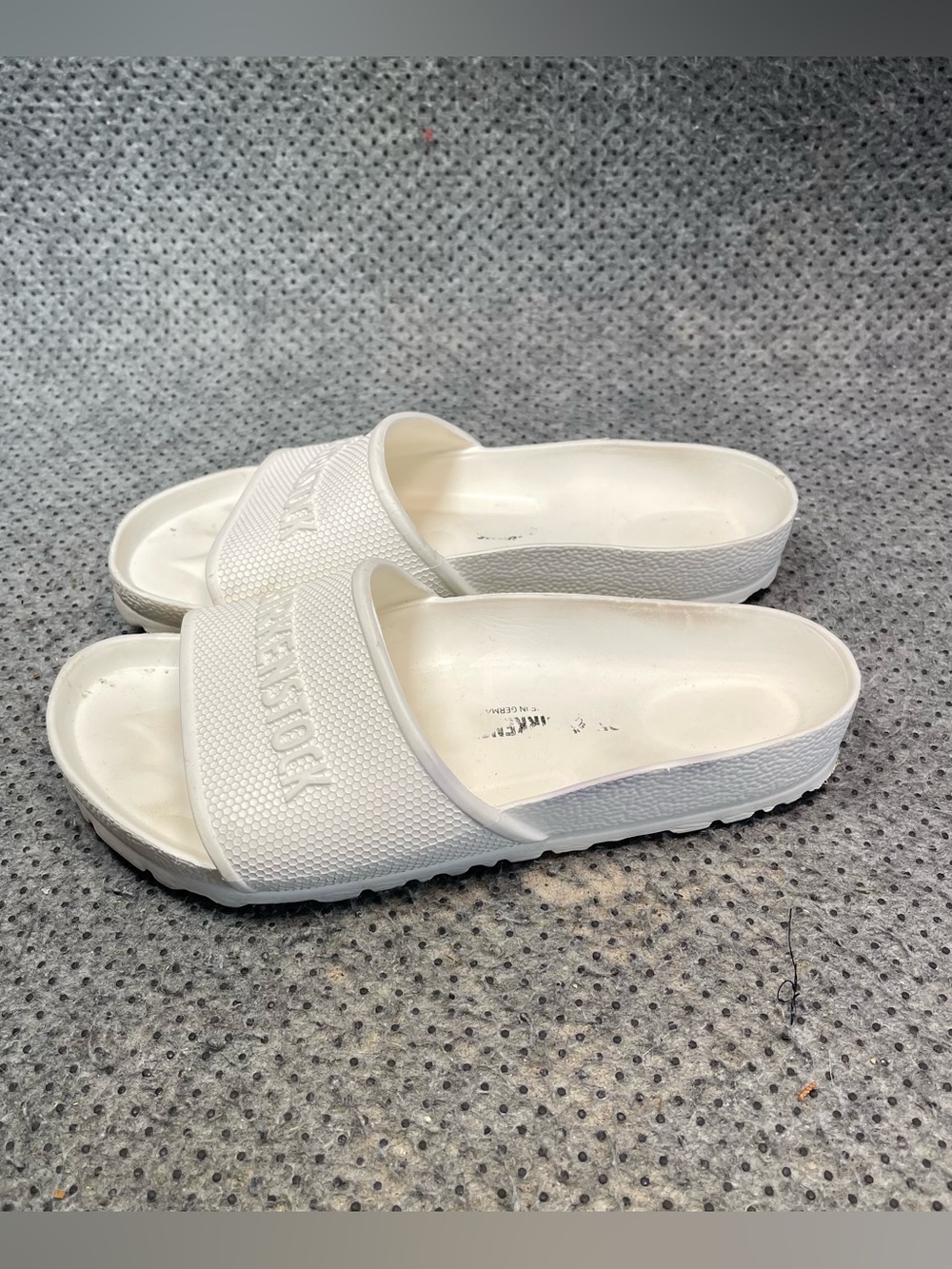 Birkenstock White Rubber Slip On Sandals Size 7 Women’s.